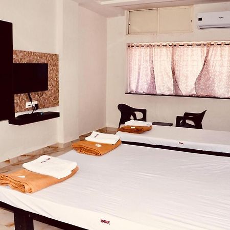 Hotel Mangalam Kurandvad Exterior photo