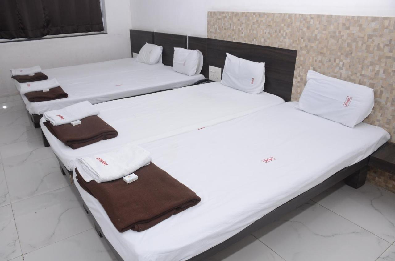Hotel Mangalam Kurandvad Exterior photo