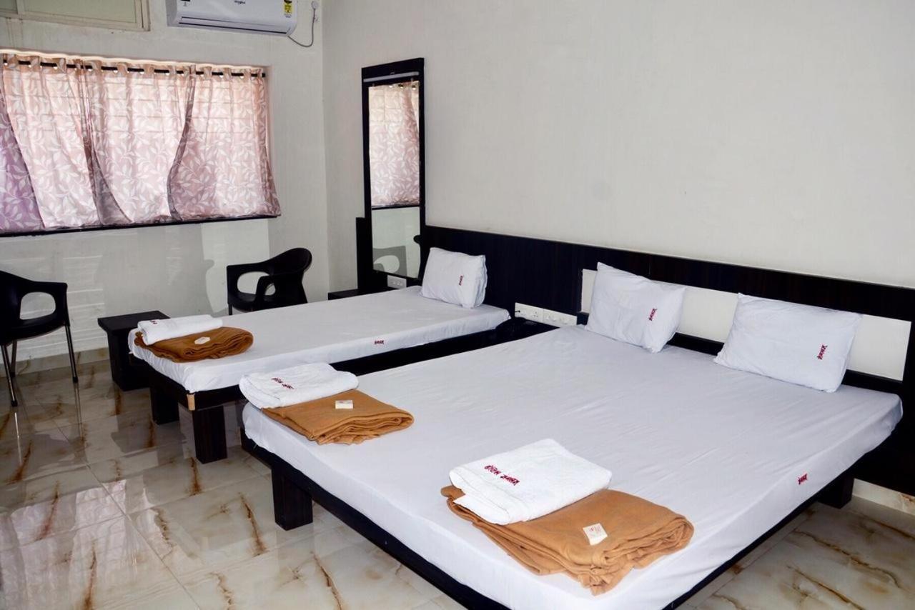Hotel Mangalam Kurandvad Exterior photo