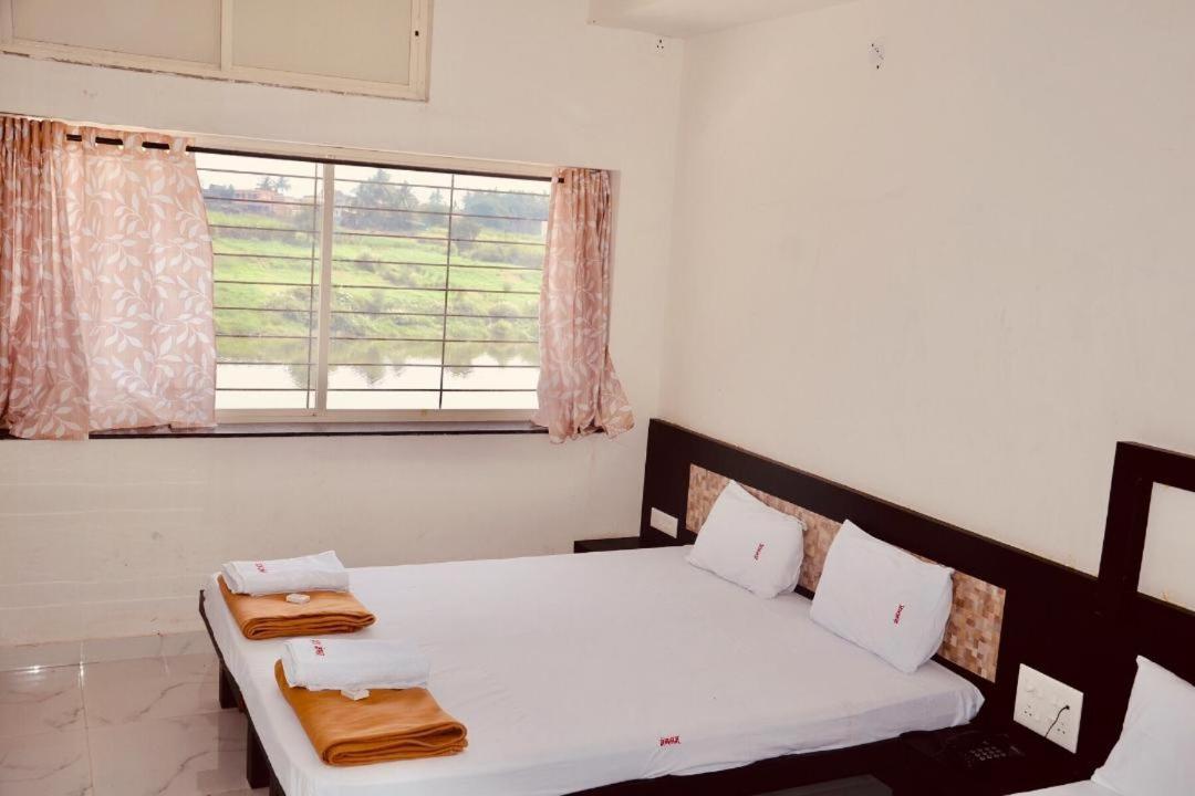 Hotel Mangalam Kurandvad Exterior photo