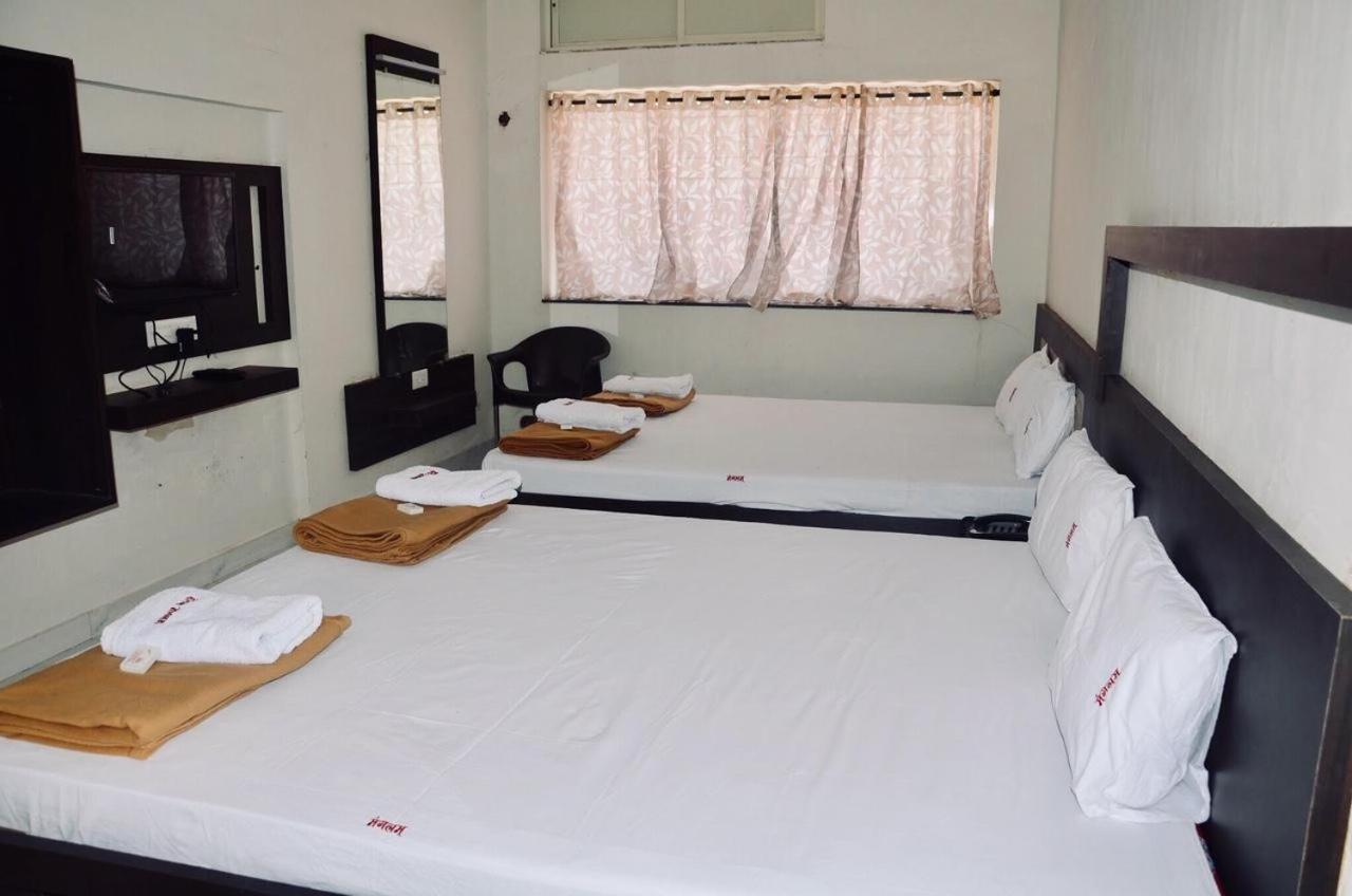Hotel Mangalam Kurandvad Exterior photo