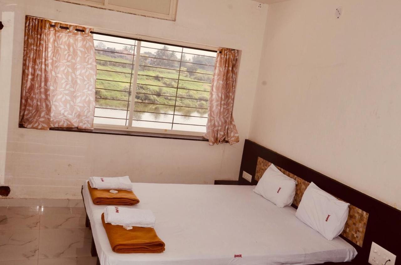 Hotel Mangalam Kurandvad Exterior photo
