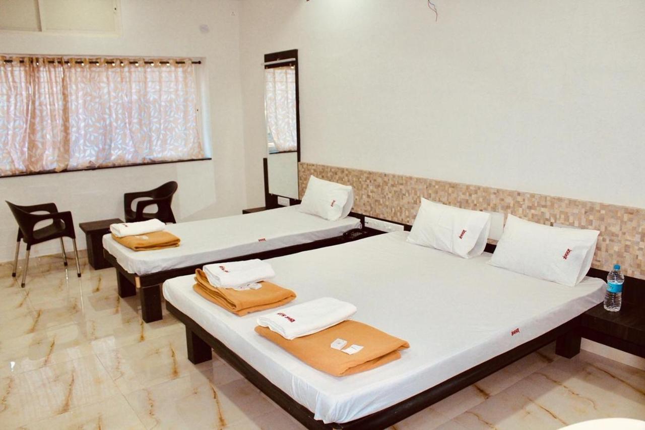Hotel Mangalam Kurandvad Exterior photo